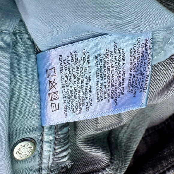 CAbi Park Colorblock Denim Shorts Distressed Frayed Hems Stretch Size 2 - Picture 8 of 15